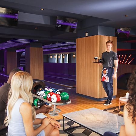 Yotel Glasgow Exterior photo Bowling alley in Las Vegas