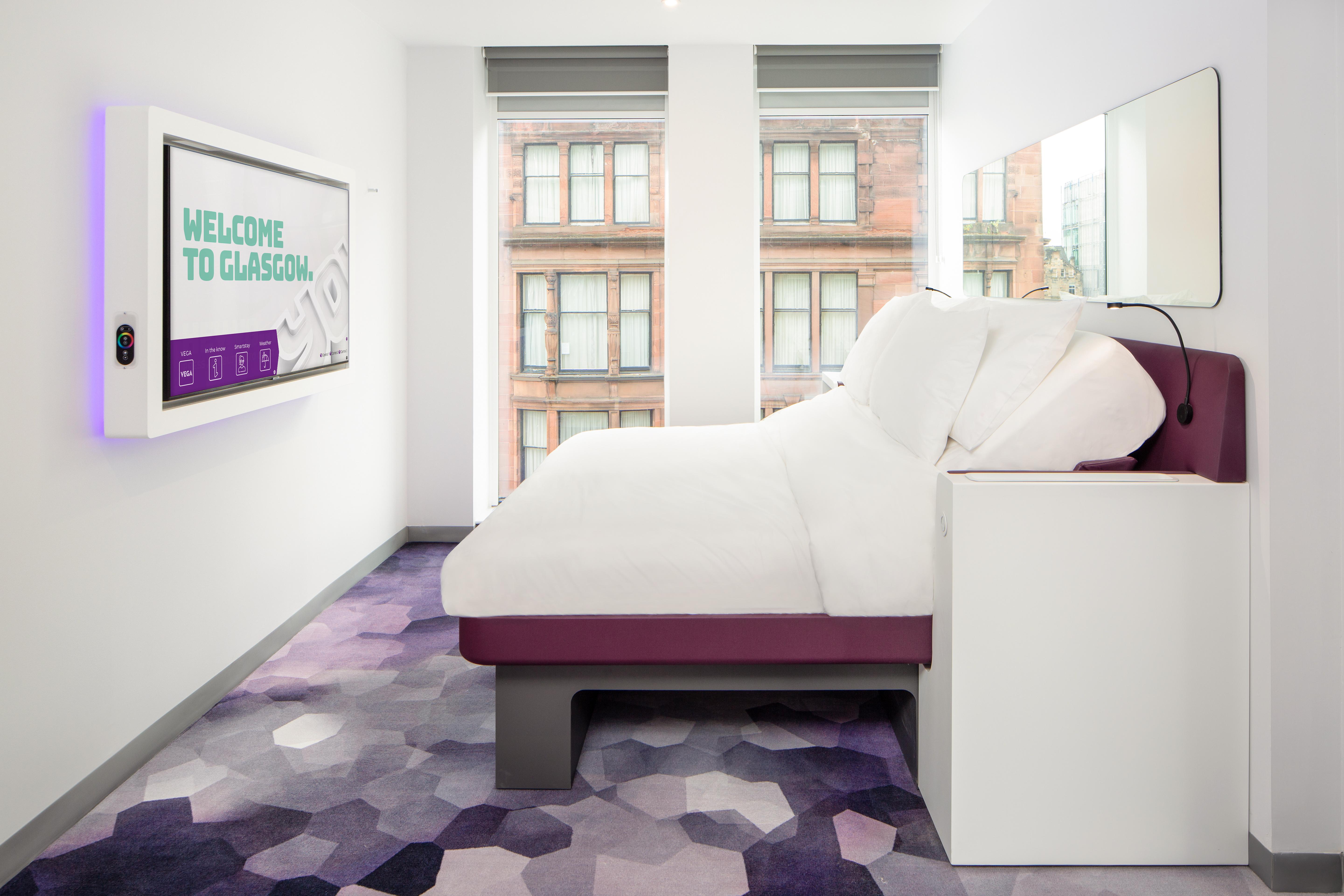 Yotel Glasgow Exterior photo A room at the new Zleep hotel in Glasgow