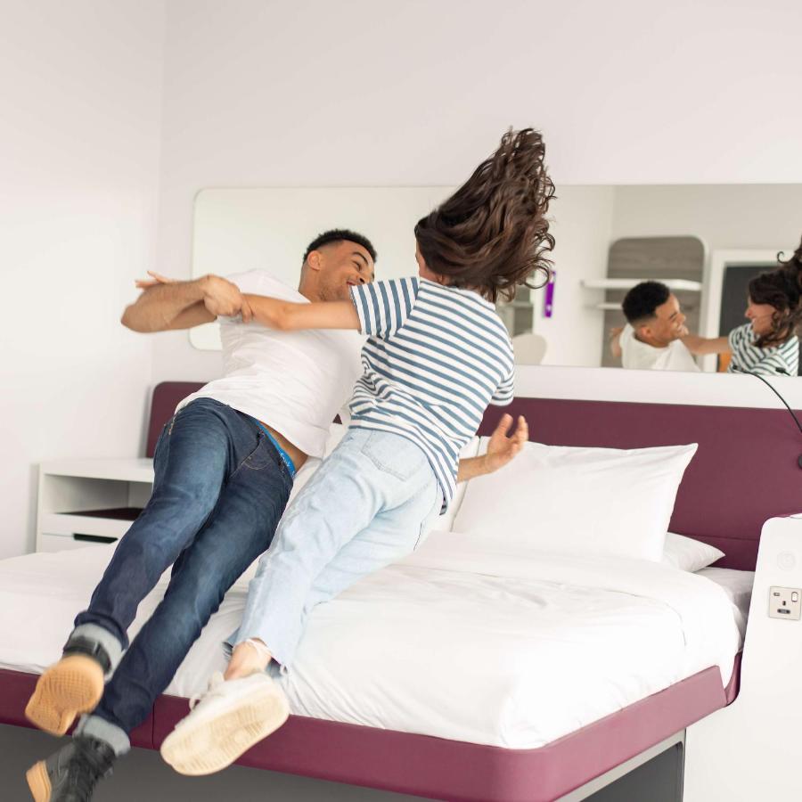 Yotel Glasgow Exterior photo "I'm not a fan of the bed."